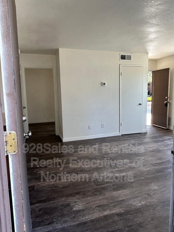Building Photo - 1200 S Riordan Ranch St
