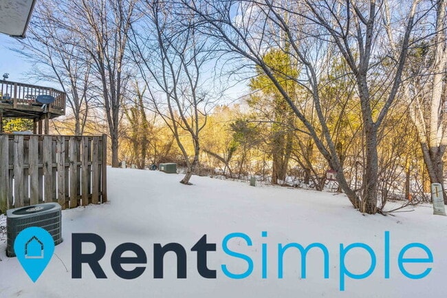 Building Photo - 983 Longview Ln