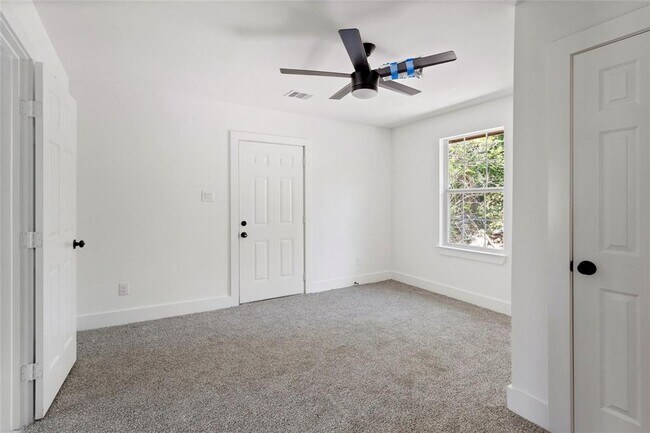 Building Photo - 5811 Northridge Dr