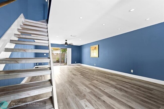 Building Photo - 3082 S Oakland Forest Dr