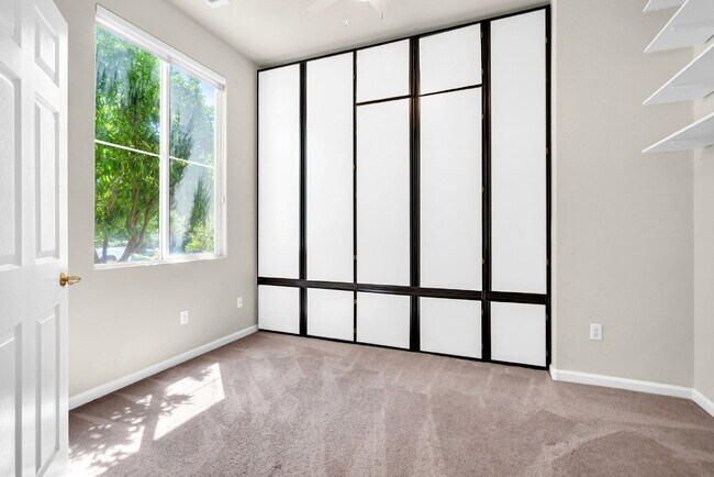 Building Photo - Move-In Ready 4-Bed, 3-Bath Gem in a Covet...