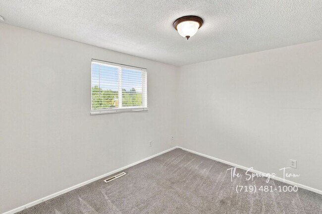 Building Photo - 1495 Prado Dr