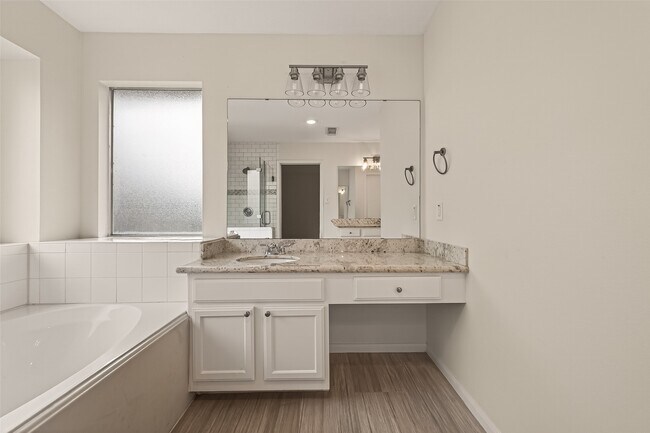 Building Photo - 14227 Cypress Valley Dr