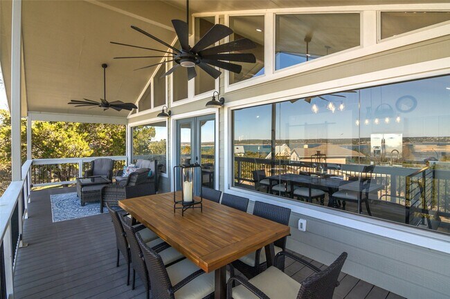 Building Photo - 1526 Lakeside Dr W