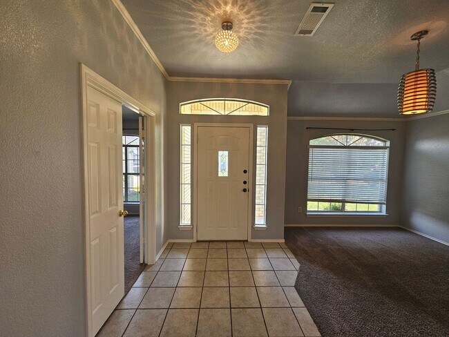 Building Photo - 4507 Twin Oaks Cir
