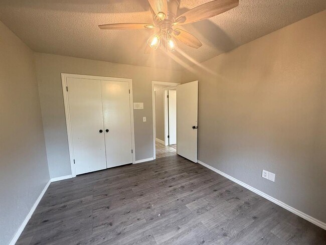 Building Photo - 405 Partridge Ln