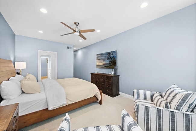 Building Photo - Vacation Rental on Balboa Peninsula