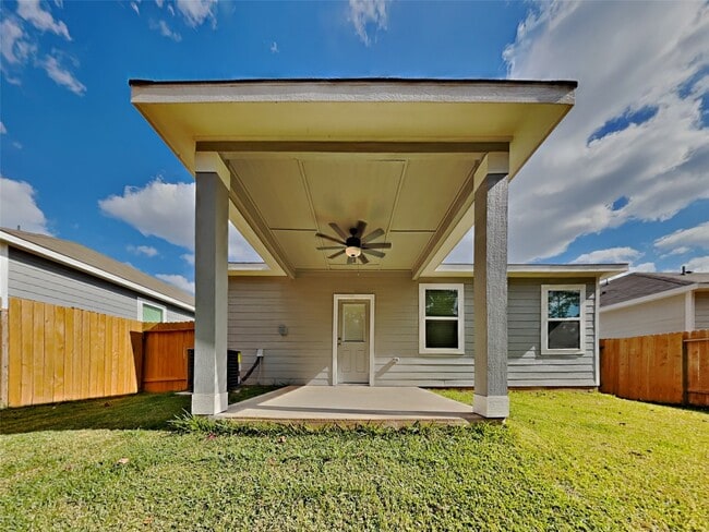 Building Photo - 15419 Maple Ter Dr