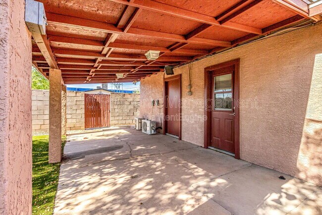 Building Photo - 1626 W Taylor St