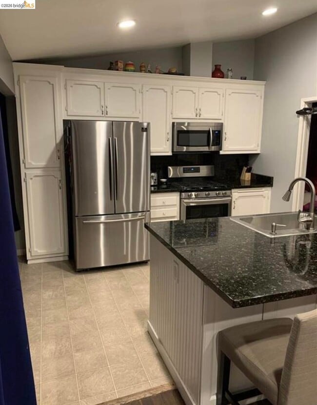 Building Photo - 5250 Riverlake Rd