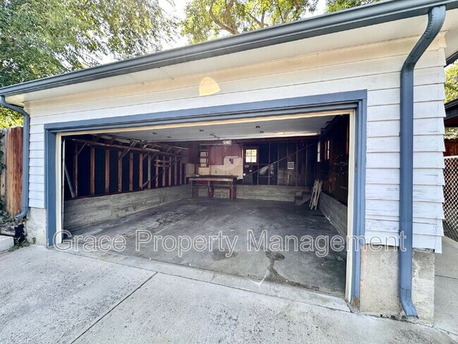 Building Photo - 2610 S Gaylord St