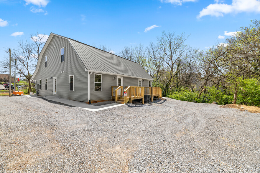 Lord Ave View of Rear of Duplex - 621 Lord Ave
