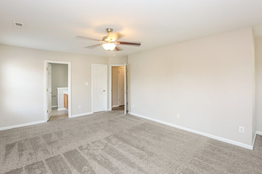 Building Photo - 5883 Culloden Ct