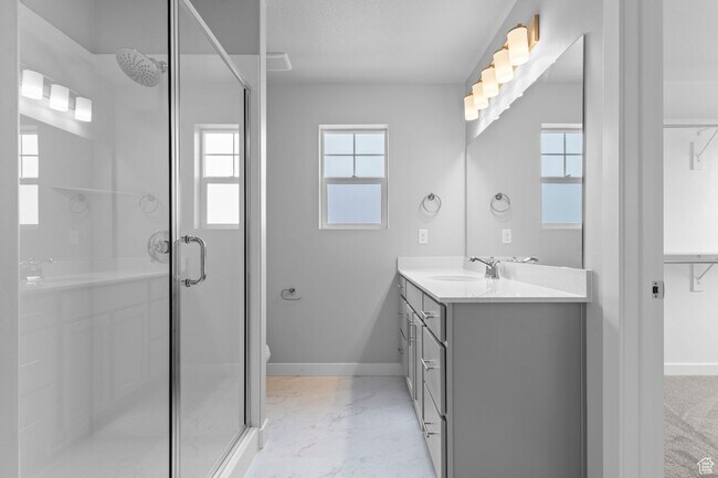 Building Photo - 6757 E Lakeside Dr
