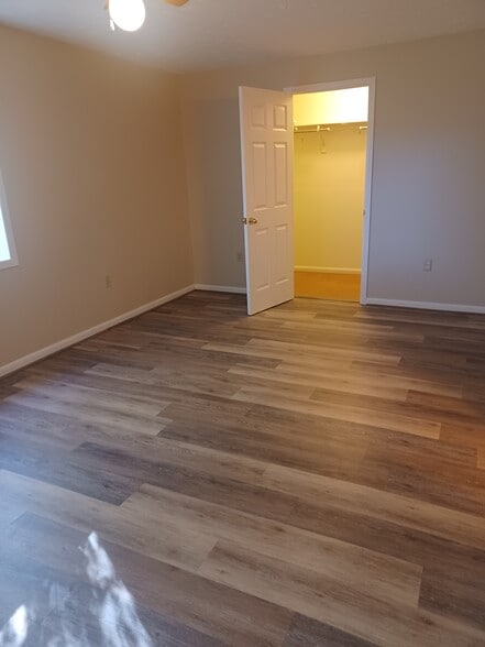 Building Photo - 1438 Chesham Cir