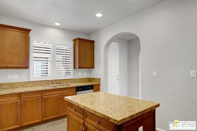 Building Photo - 607 Calle Vibrante