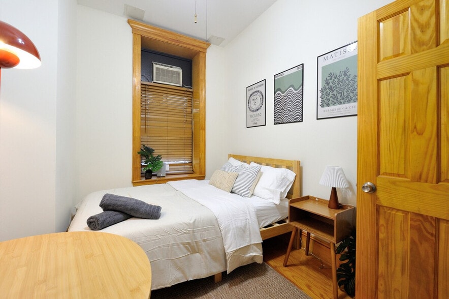 Building Photo - 301 E 63rd St