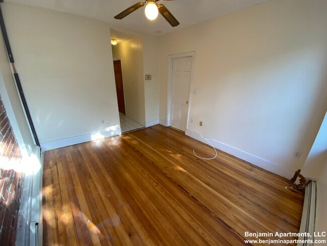 Building Photo - 48 Garden St