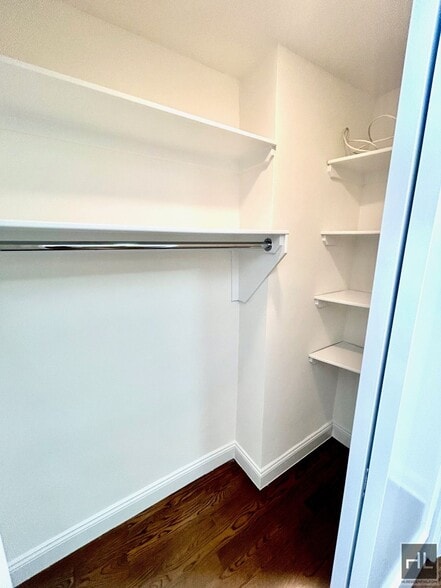 Building Photo - E 88th St