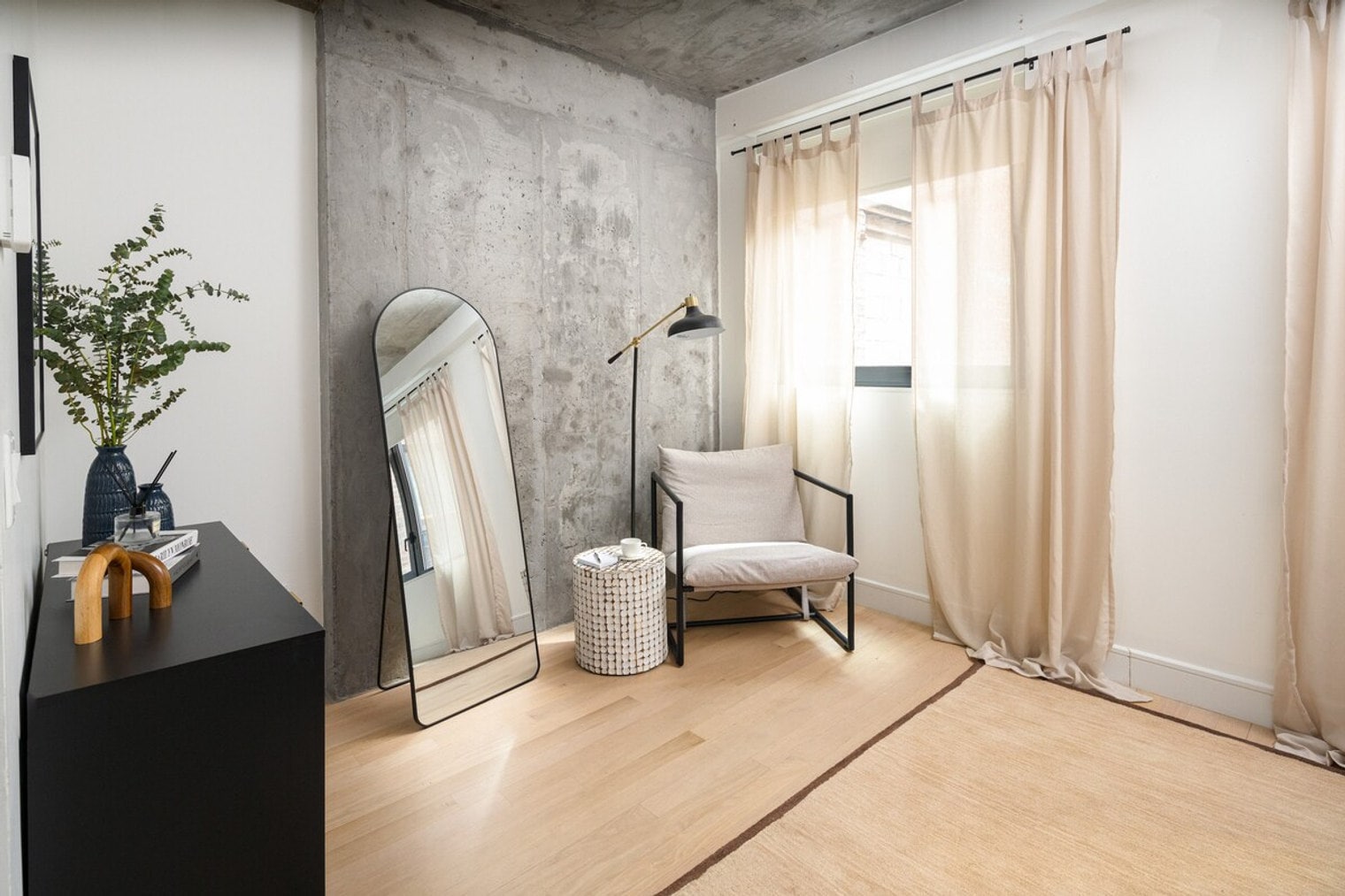 Building Photo - 119 W 24th St