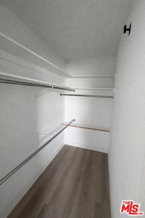 Building Photo - 605 San Vicente Blvd