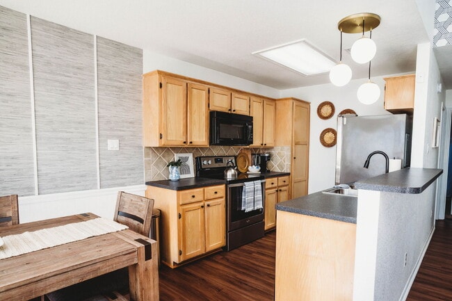 Building Photo - "Charming 3-Bedroom Killeen Home with Cozy Fireplace and 2 Full Baths!"