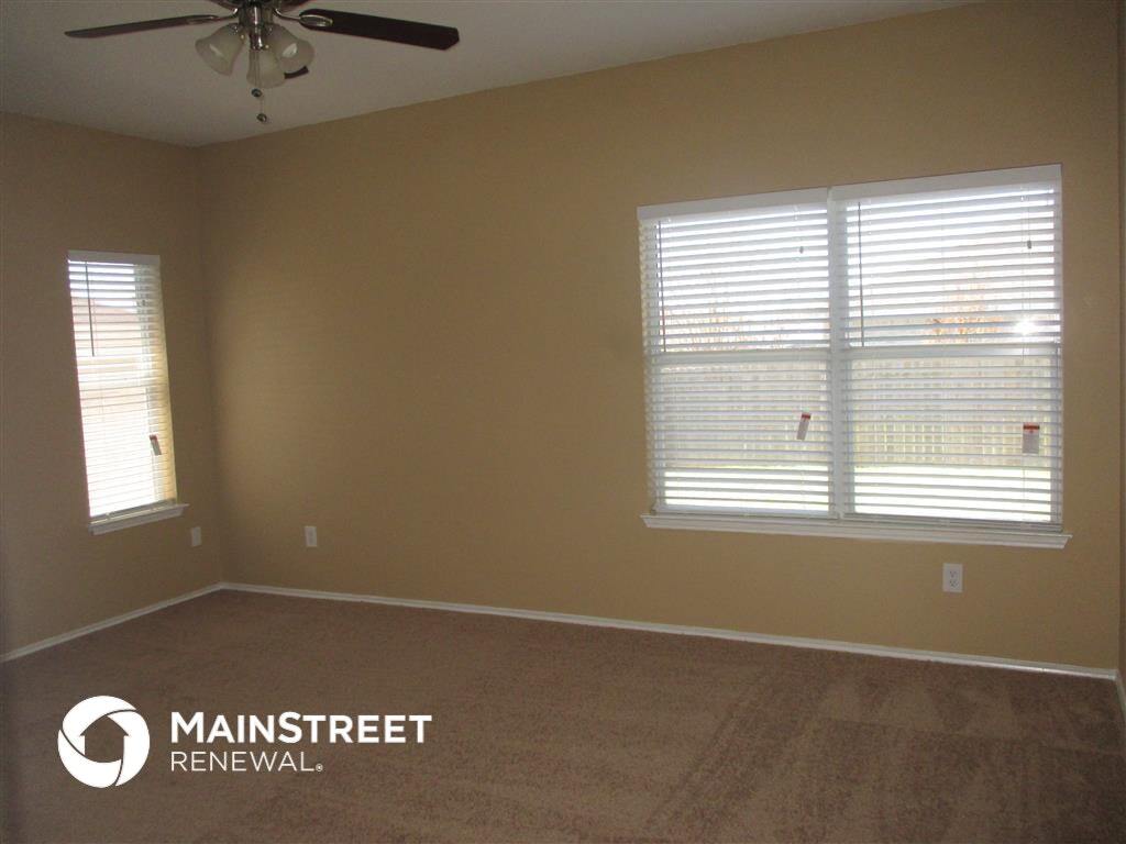 Building Photo - 811 Parkside Dr