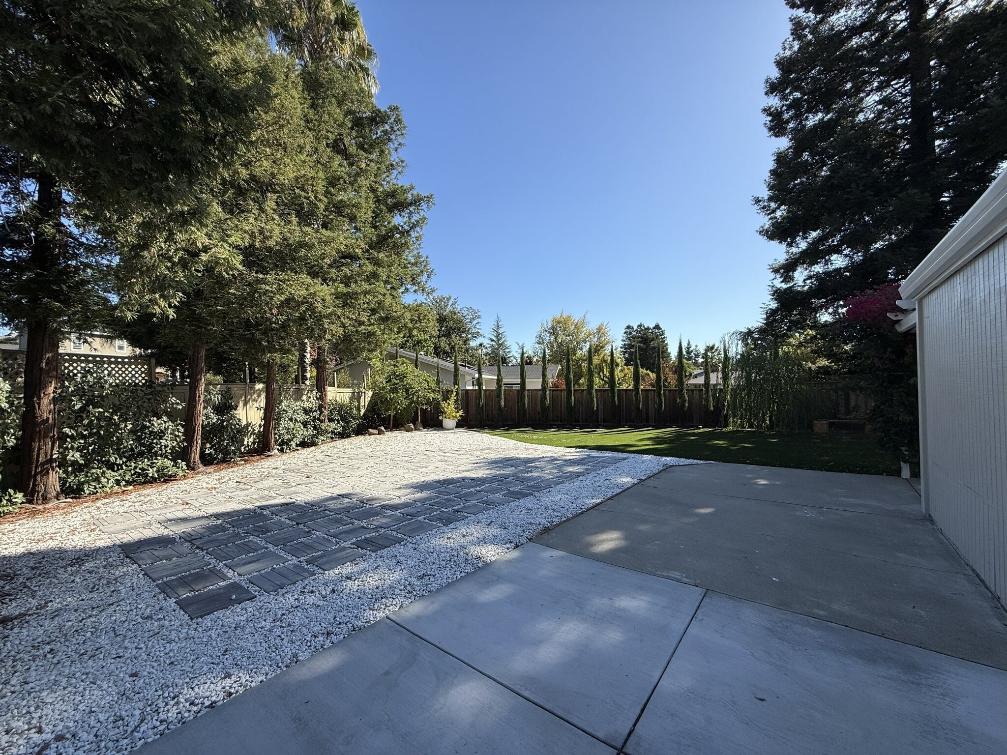 Building Photo - 328 Flaming Oak Dr