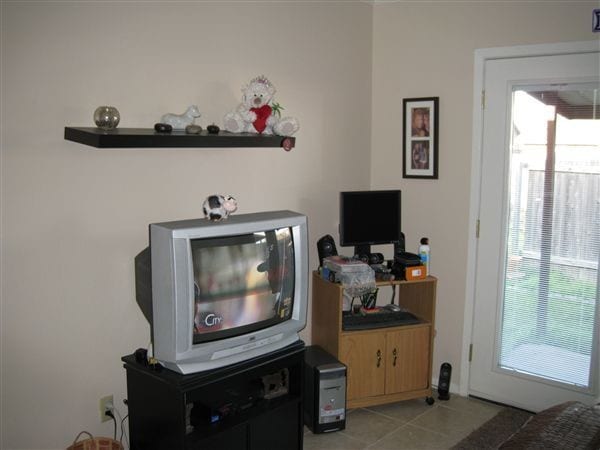 Building Photo - 3 br, 2 bath Duplex - A&R Duplexes - Sprin...