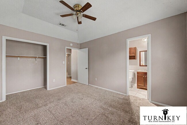 Building Photo - Cozy 3/2 Burleson Charmer | Wood-Burning Fireplace | 2-Car Garage | Pet-Friendly