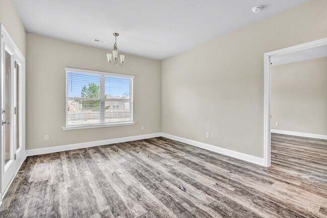 Building Photo - 113 Fourstar Ln