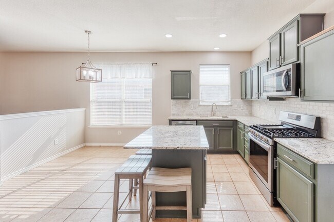 Building Photo - 2617 Bissonet Dr