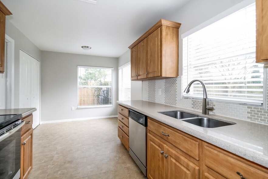 Building Photo - 1032 Malletwood Dr