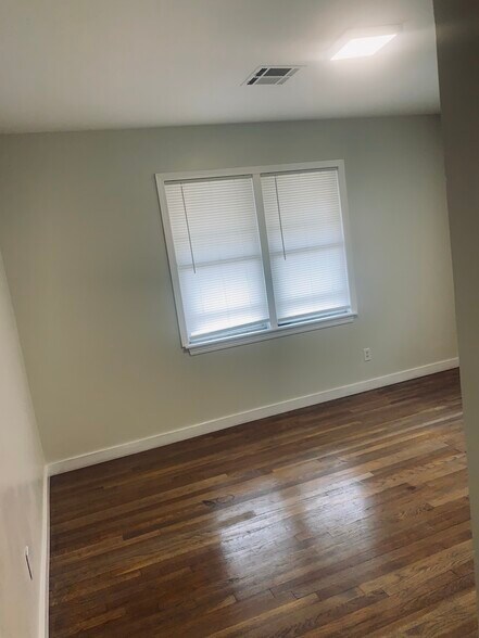 Building Photo - 3719 N Hartford St