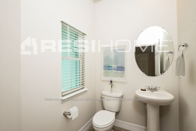 Building Photo - 172 Honeytree Ln