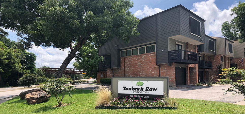 Exterior - small 20 unit complex - 8710 Park Ln