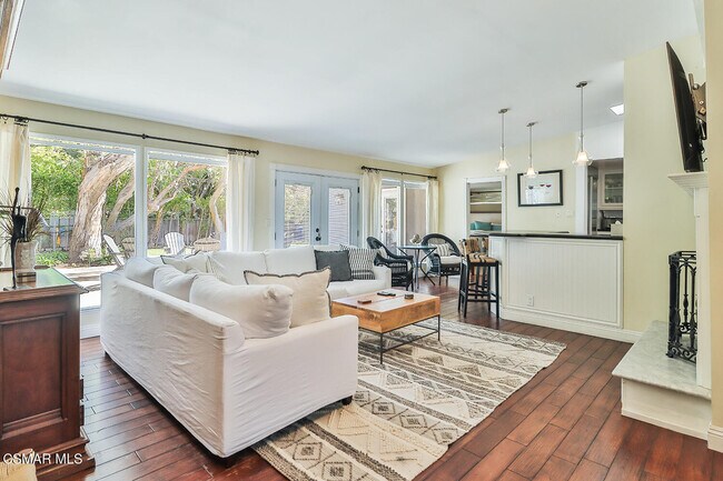 Building Photo - 31944 CA-1