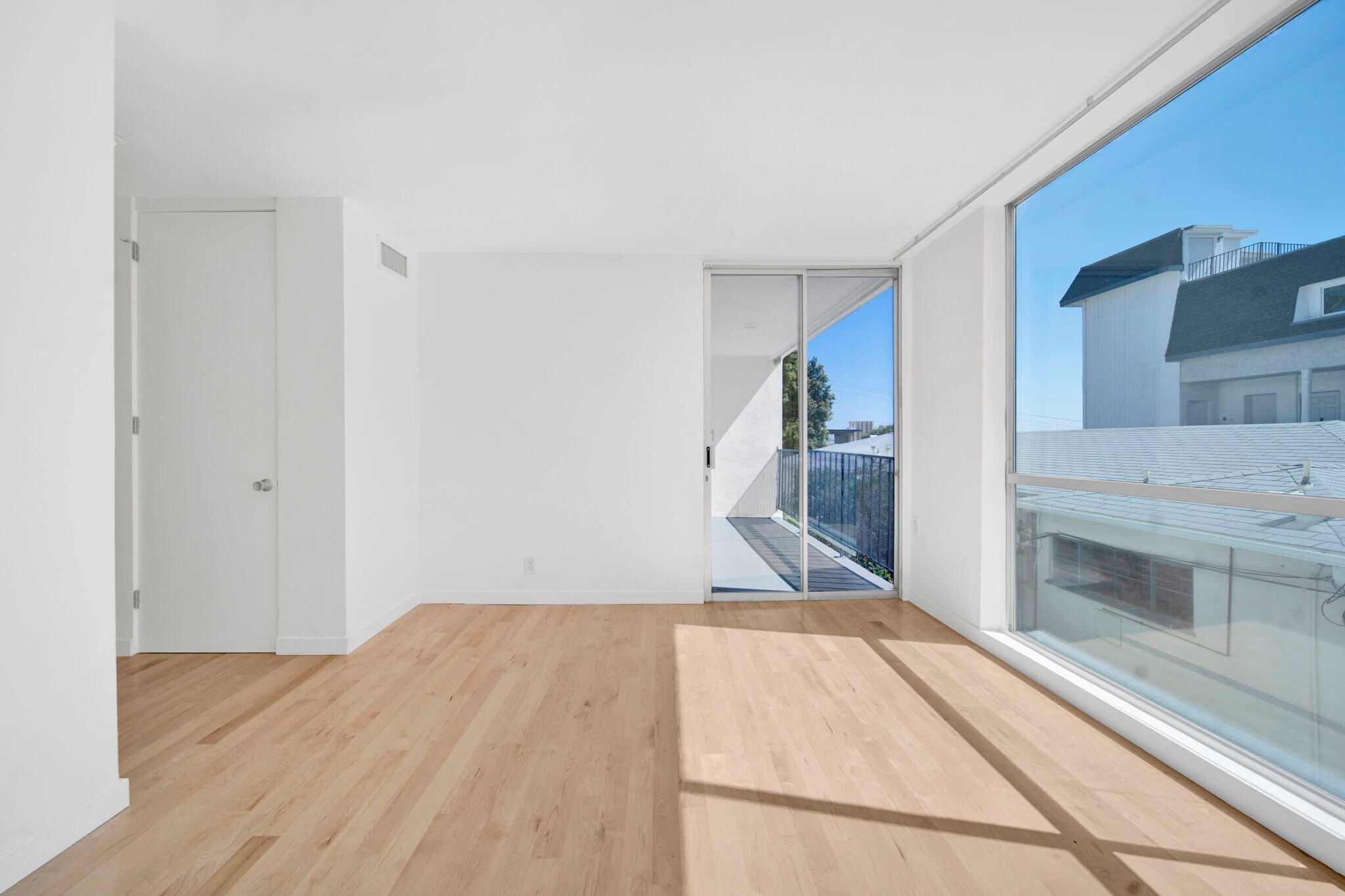 Building Photo - 1147 N Clark St