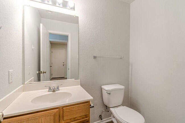 Building Photo - 164 Springtree Hollow