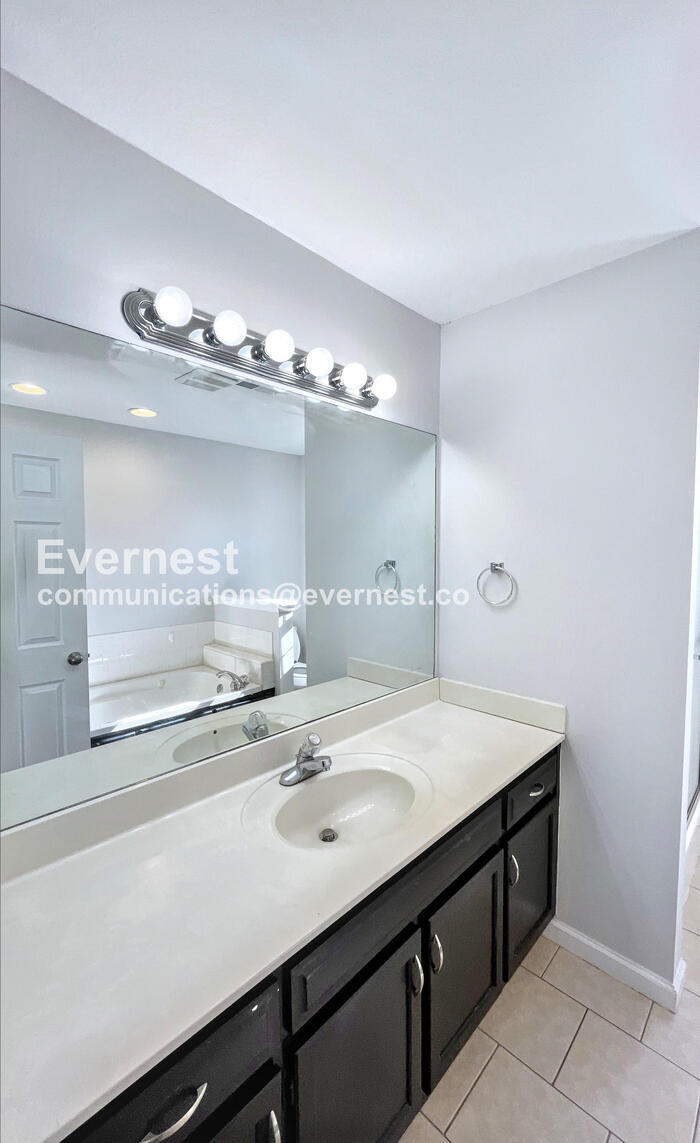 Building Photo - 183 Bunker Dr