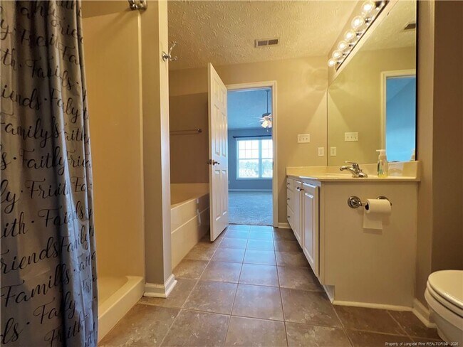 Building Photo - 3330 Harbour Pointe Pl