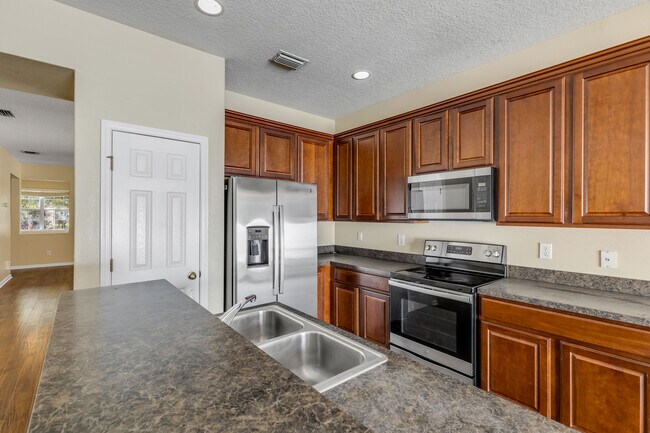 Building Photo - 627 Aeolian Dr