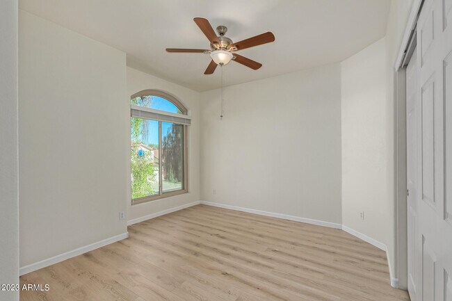 Building Photo - 9414 S 51st St