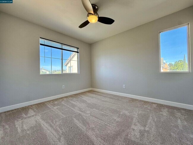 Building Photo - 4431 Meadow Valley Cir