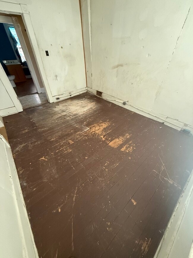 Building Photo - 2254 Lee Ave