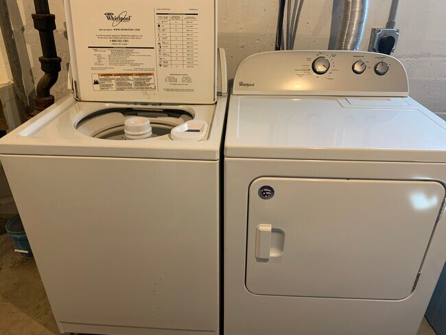 Building Photo - 3713 Busse St