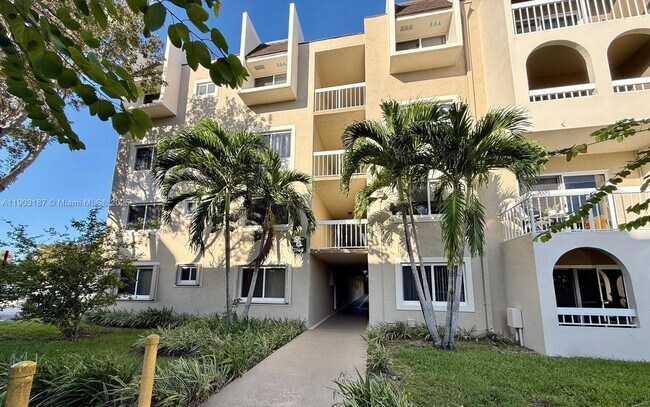 Building Photo - 7860 Camino Real