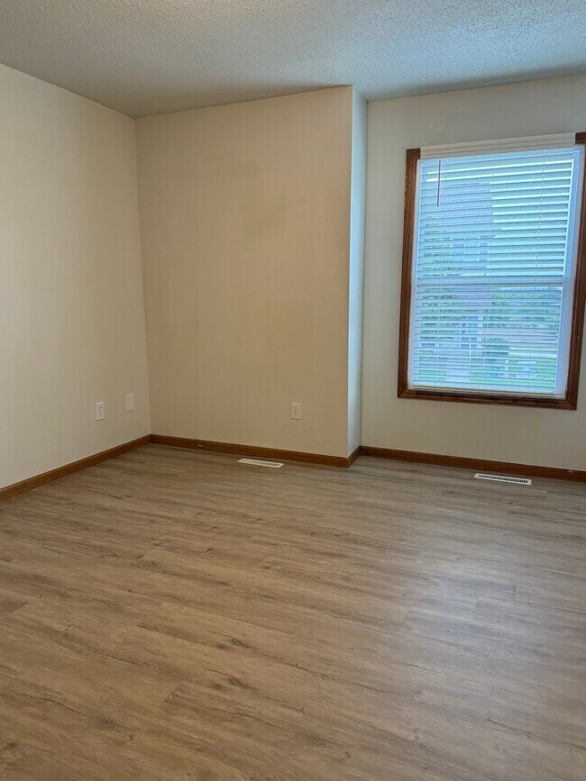 Building Photo - 2522 Walden Rd