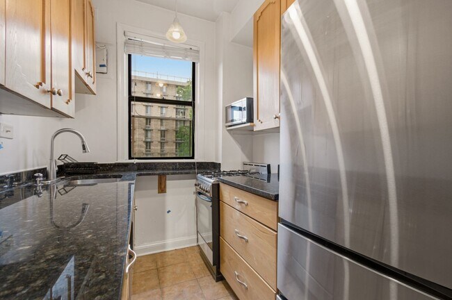 Building Photo - 2515 K St NW