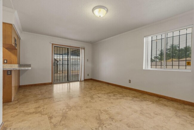 Building Photo - 3636 W Keim Dr